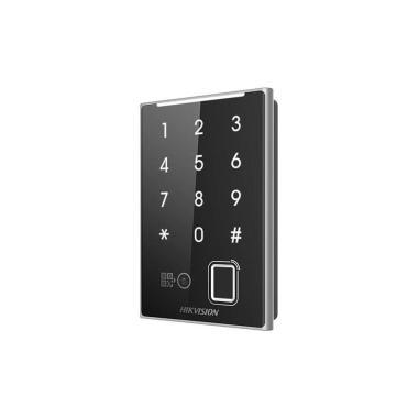 Hikvision Kártya- DESfire, Felica, Mifare (13.56 MHz) ujjlenyomat és QR kód olvasó; RS485 vagy Wiegand kimenet; IP65; 12V DC